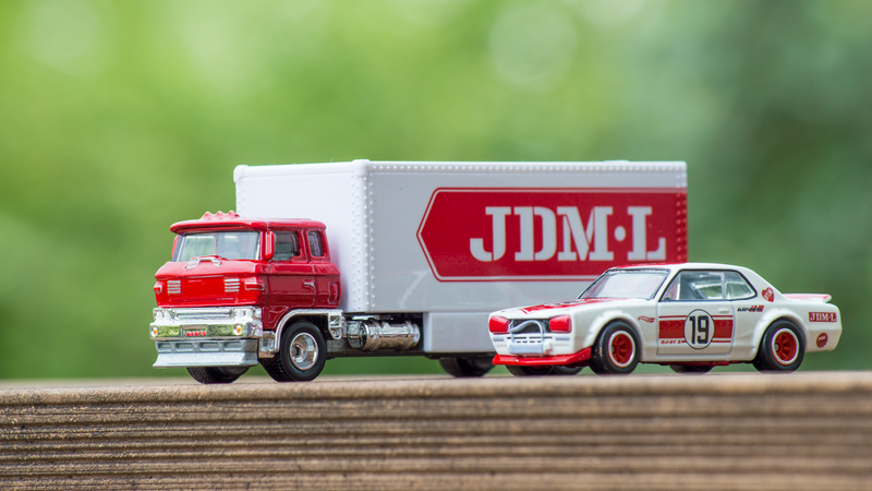 Illustration for article titled Fri - Yay: More Team Transport